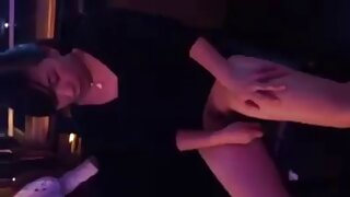 Transsexuelle Nusty filme porno francais et sexy obtient une grande pipe de l'homme