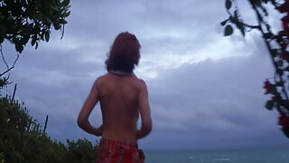 Une brune aux gros film pornographique francais gratuit seins appétissante est huilée et veut avoir des relations sexuelles