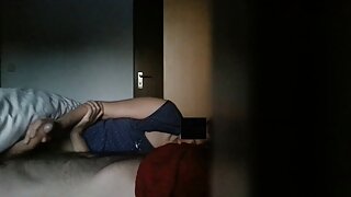Une ado russe sale est une salope expérimentée. Elle baise professionnellement l'énorme bite de son petit ami youtube film porno en francais avec sa bouche avant qu'il ne lui perce le cul étiré en position de levrette.